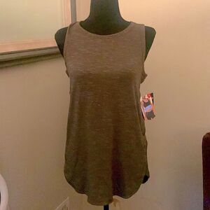 NWT Avia athleisure active wear tank size S 💚